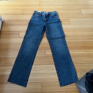 JEAN DROITE
90'S STRAIGHT JEAN
BETA BLUE